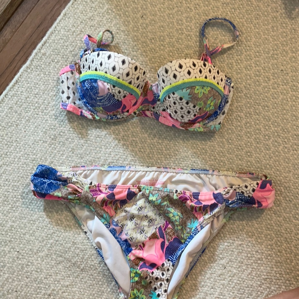 Victoria’s Secret bikini